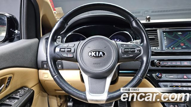 Kia Carnival 9-seater Noblesse 2016 — фото 14