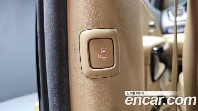 Kia Carnival 9-seater Noblesse 2016 — фото 18