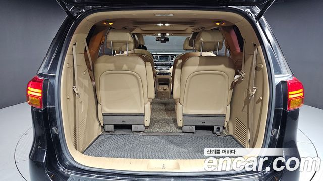 Kia Carnival 9-seater Noblesse 2016 — фото 20