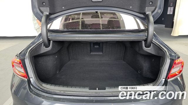 Hyundai Grandeur (IG) 2.2 Diesel Premium Special 2018 — фото 20