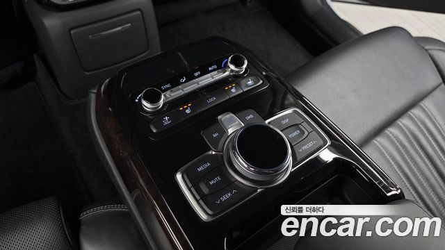 Genesis EQ900 3.8 GDI AWD Premium Luxury 2016 — фото 18