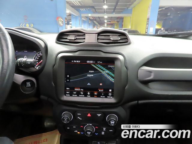 Jeep Renegade 1.6 Diesel Limited 2020 — фото 17