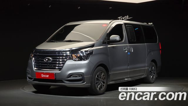 Hyundai Grand Starex Urban 9-Seater Exclusive