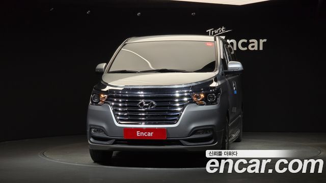 Hyundai Grand Starex Urban 9-Seater Exclusive 2020 — фото 3