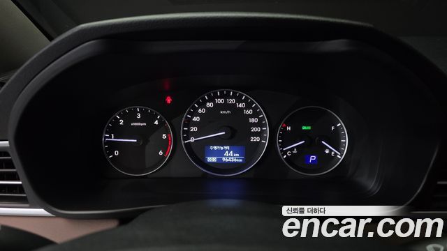 Hyundai Grand Starex Urban 9-Seater Exclusive 2020 — фото 8