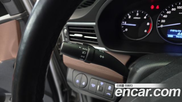 Hyundai Grand Starex Urban 9-Seater Exclusive 2020 — фото 16