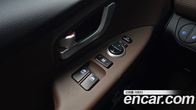 Hyundai Grand Starex Urban 9-Seater Exclusive 2020 — фото 17