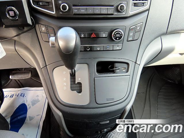 Hyundai Grand Starex 12-Seater Wagon Smart 2016 — фото 10