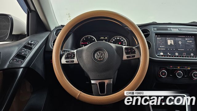 Volkswagen Tiguan 2.0 TDI Comfort 5N 2015 — фото 13
