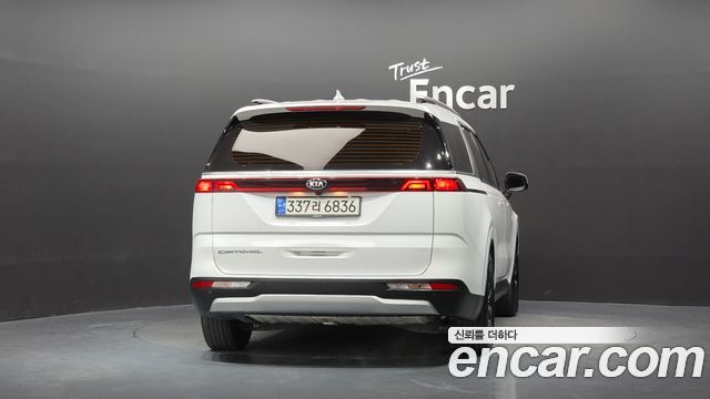 Kia Carnival (IV) Gasoline 9-Seater Prestige 2021 — фото 4