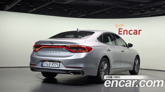 Hyundai Grandeur (IG) 3.0 LPI Taxi Example 2018 — фото 2