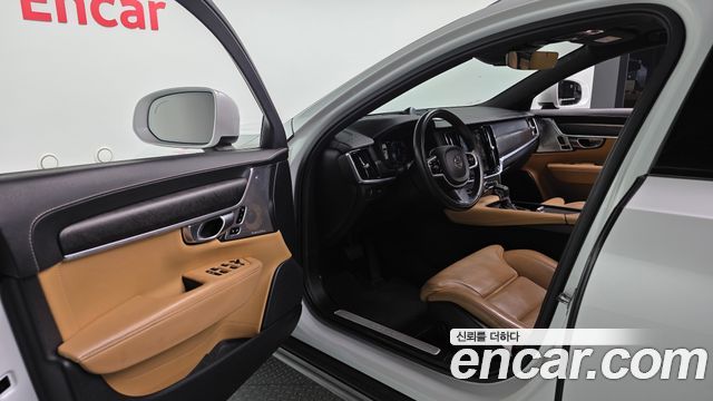 Volvo V90 Cross Country D5 PRO AWD 2018 — фото 10
