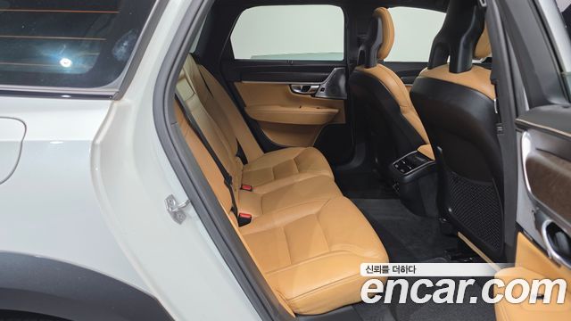 Volvo V90 Cross Country D5 PRO AWD 2018 — фото 12