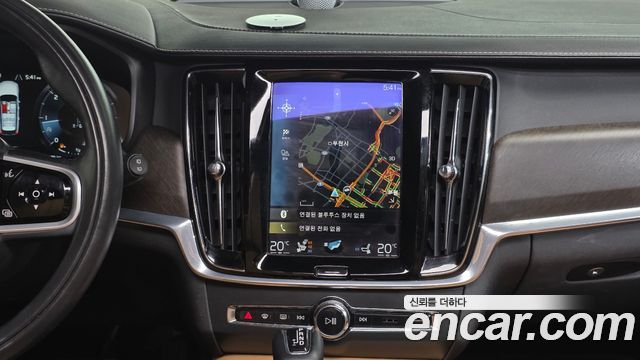Volvo V90 Cross Country D5 PRO AWD 2018 — фото 14