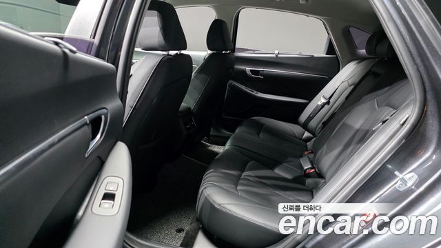 Hyundai Sonata (DN8) 2.0 Premium Family 2020 — фото 12