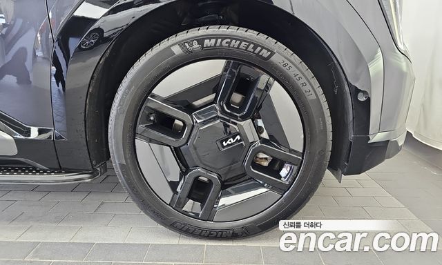 Kia EV9 Long Range 4WD GT Line 2024 — фото 5