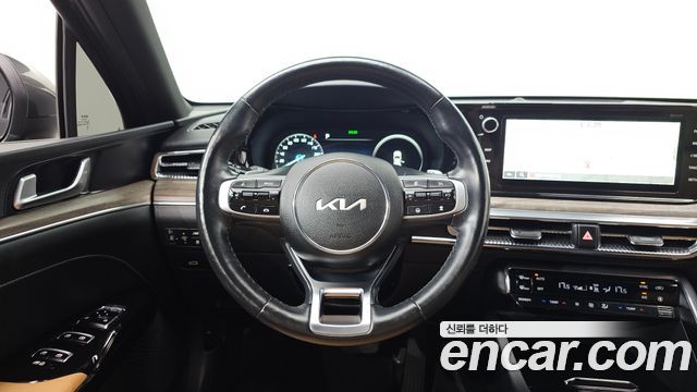 Kia K5 (III) 2.0 Noblesse 2022 — фото 13