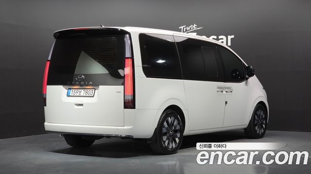 Hyundai Staria 4WD Lounge 9-Seater Inspiration 2024 — фото 2