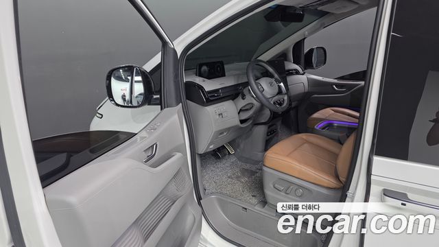 Hyundai Staria 4WD Lounge 9-Seater Inspiration 2024 — фото 10