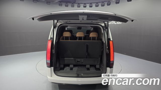 Hyundai Staria 4WD Lounge 9-Seater Inspiration 2024 — фото 17
