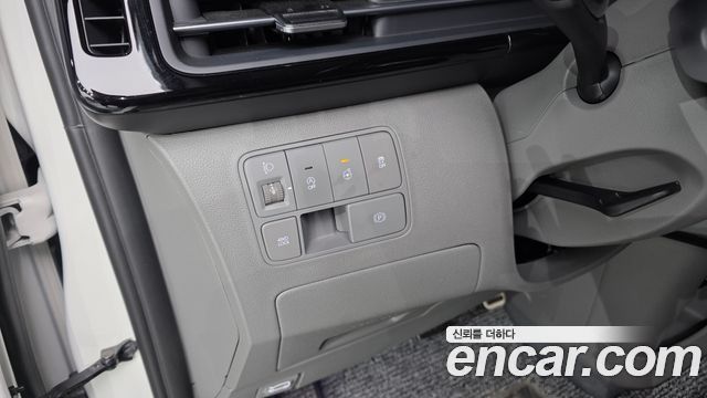 Hyundai Staria 4WD Lounge 9-Seater Inspiration 2024 — фото 27