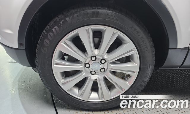 Land Rover Range Rover Evoque 2.0 TD4 HSE 2019 — фото 5
