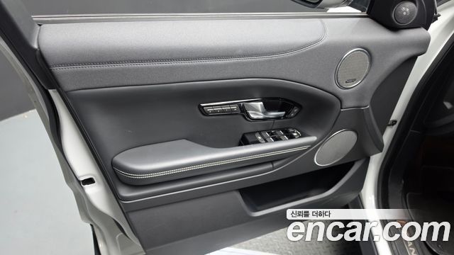 Land Rover Range Rover Evoque 2.0 TD4 HSE 2019 — фото 24