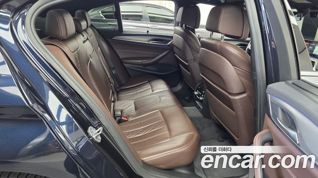 BMW 5 Series (G30) 530i xDrive M Sport Package Plus 2018 — фото 16