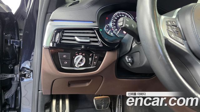 BMW 5 Series (G30) 530i xDrive M Sport Package Plus 2018 — фото 20
