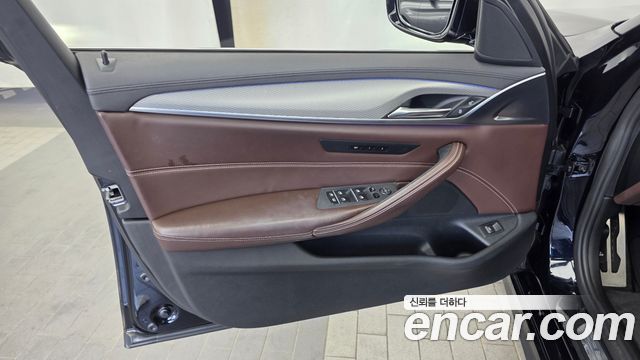 BMW 5 Series (G30) 530i xDrive M Sport Package Plus 2018 — фото 30