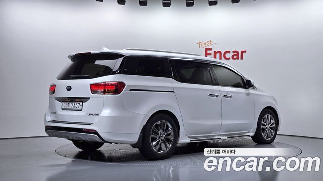 Kia Carnival 7-seater Limousine VIP 2017 — фото 2