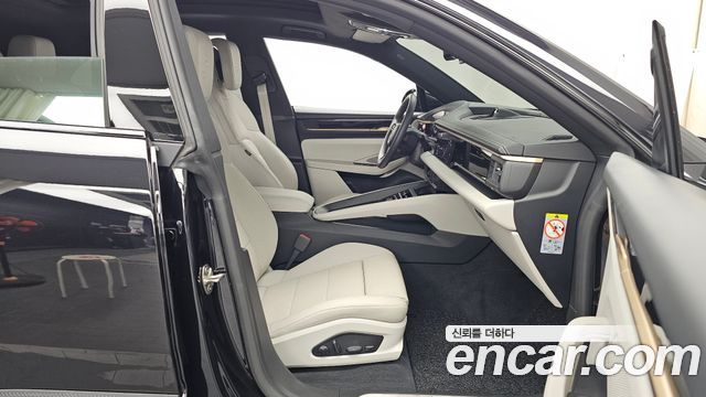 Porsche Macan EV 4S 2025 — фото 11