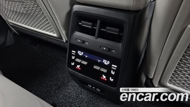 Porsche Macan EV 4S 2025 — фото 19