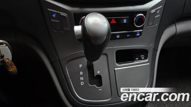 Hyundai Grand Starex Van 3-Seater Smart 2019 — фото 9