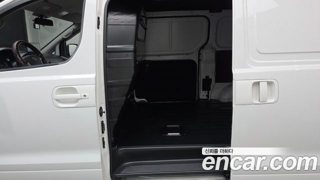Hyundai Grand Starex Van 3-Seater Smart 2019 — фото 12