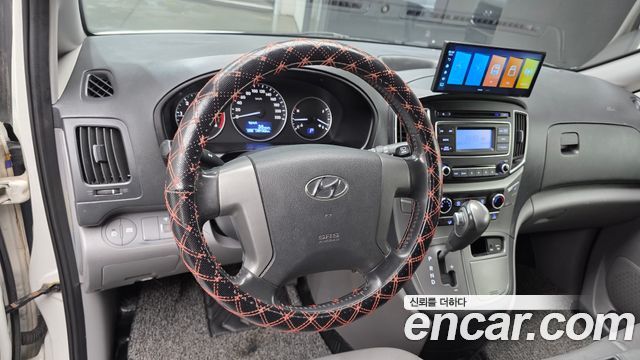 Hyundai Grand Starex Van 3-Seater Smart 2019 — фото 13