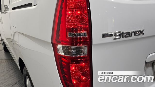 Hyundai Grand Starex Van 3-Seater Smart 2019 — фото 23