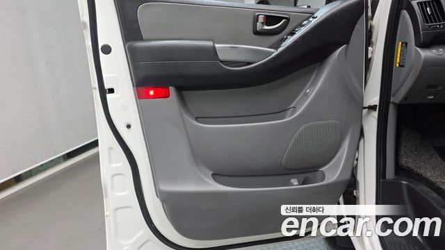 Hyundai Grand Starex Van 3-Seater Smart 2019 — фото 25