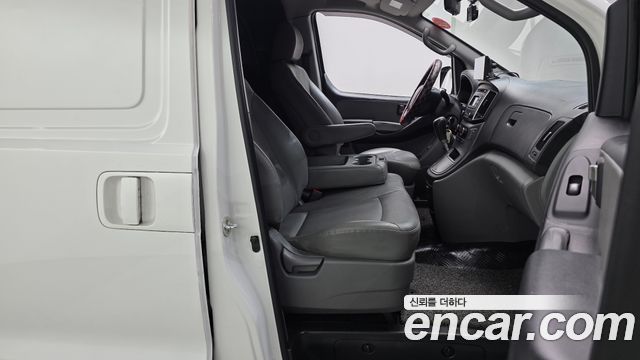 Hyundai Grand Starex Van 3-Seater Smart 2019 — фото 26
