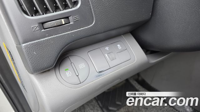 Hyundai Grand Starex Van 3-Seater Smart 2019 — фото 27