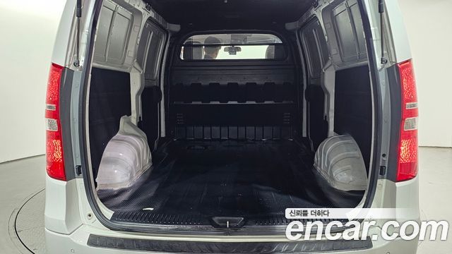 Hyundai Grand Starex Van 3-Seater Smart 2019 — фото 30
