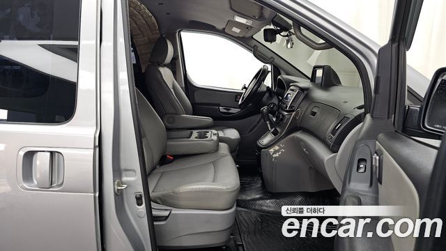 Hyundai Grand Starex Van 3-Seater LPi Smart 2019 — фото 11