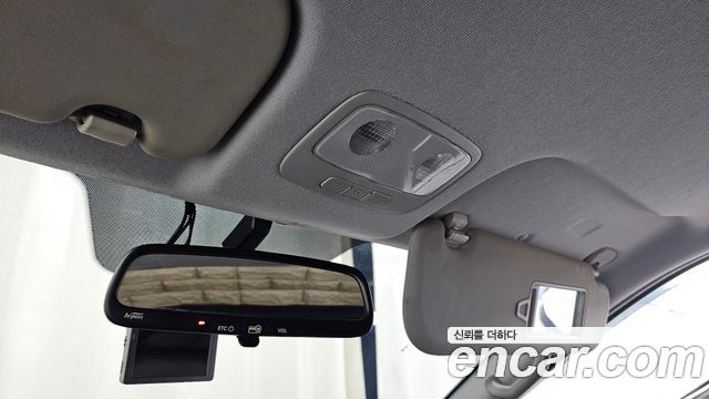 Hyundai Grand Starex Van 3-Seater LPi Smart 2019 — фото 16