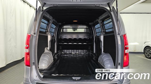Hyundai Grand Starex Van 3-Seater LPi Smart 2019 — фото 20