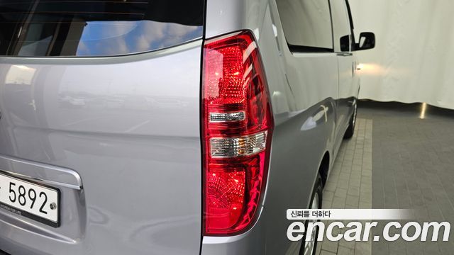 Hyundai Grand Starex Van 3-Seater LPi Smart 2019 — фото 23