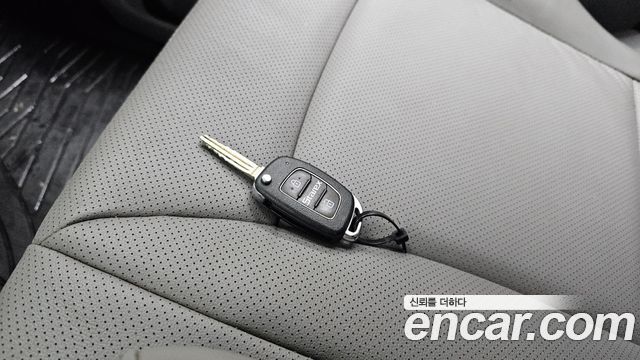 Hyundai Grand Starex Van 3-Seater LPi Smart 2019 — фото 27