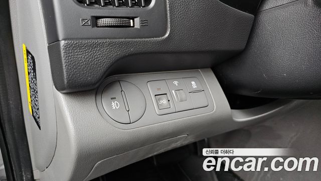 Hyundai Grand Starex Van 3-Seater LPi Smart 2019 — фото 29