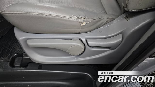 Hyundai Grand Starex Van 3-Seater LPi Smart 2019 — фото 31