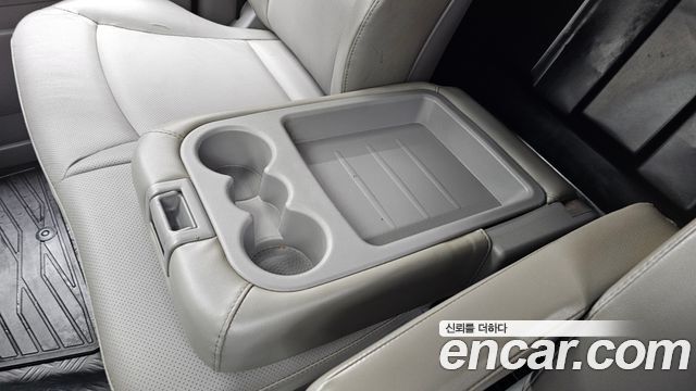 Hyundai Grand Starex Van 3-Seater LPi Smart 2019 — фото 32