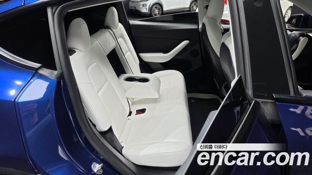 Tesla Model Y Long Range AWD 2022 — фото 12
